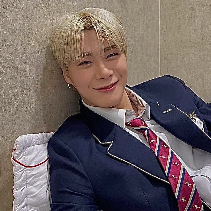 A moment captured by Moonbin (ASTRO)'s fan