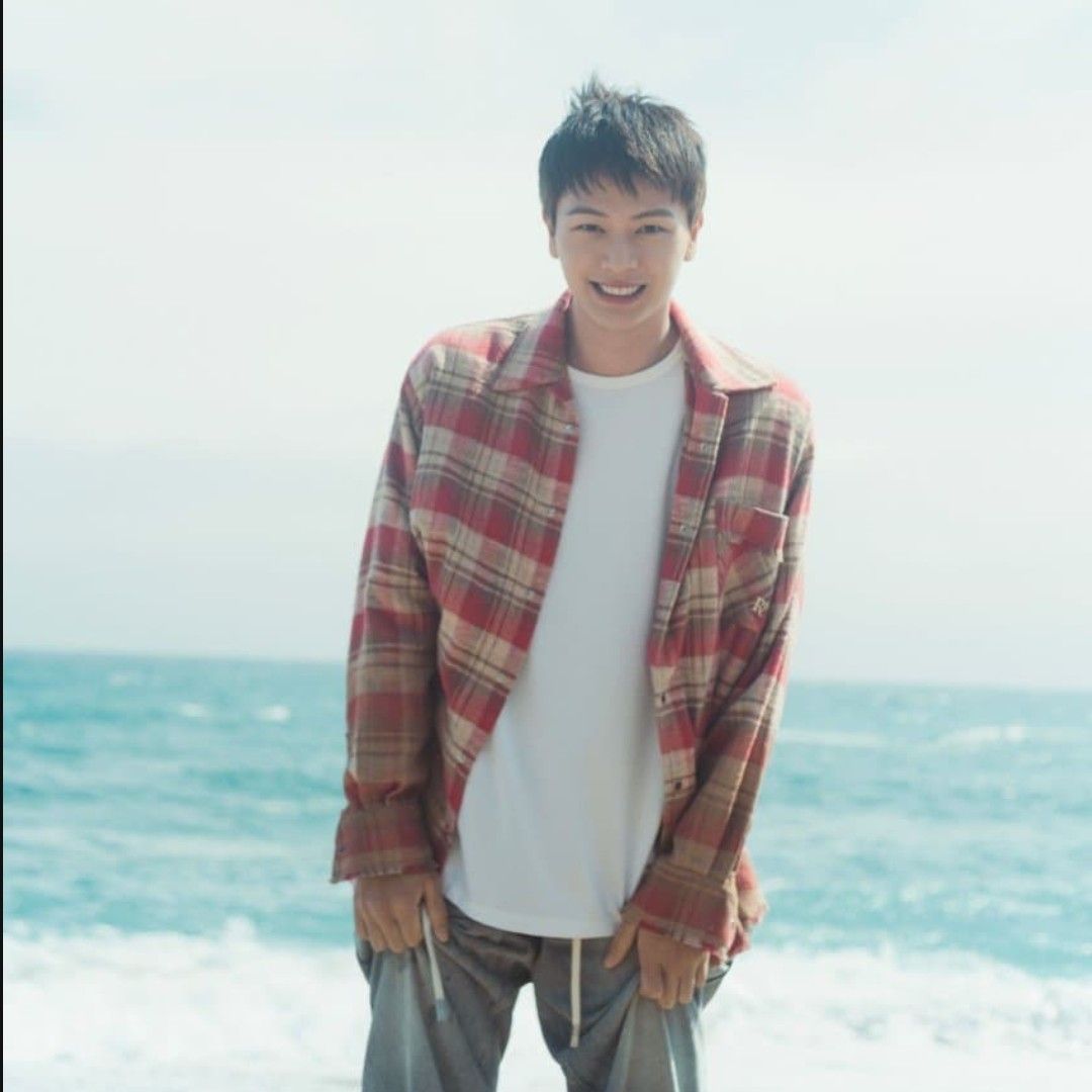 Latest photo of Yook Sungjae (BTOB)