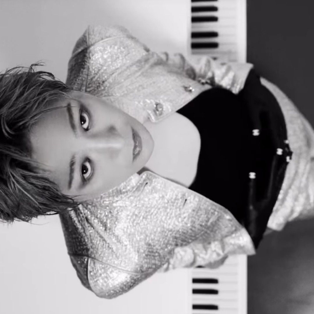 Recent activity shot of G-DRAGON (BIGBANG)