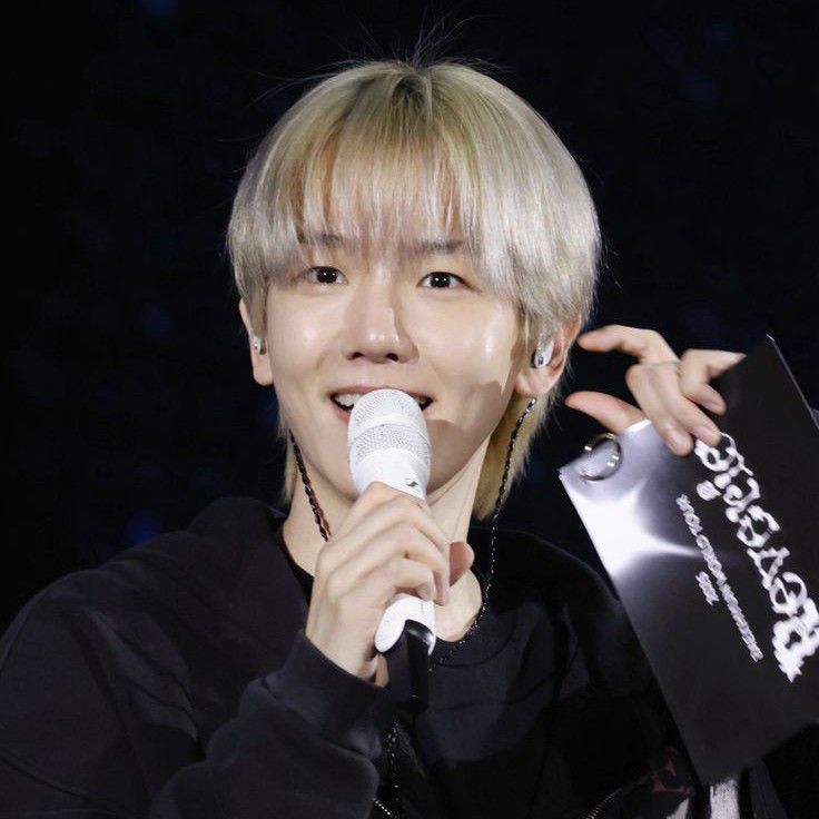 백현 (EXO)의 비하인드 컷