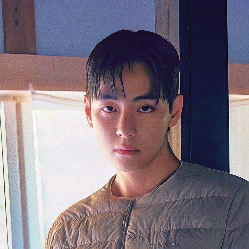 Latest photo of V (BTS)