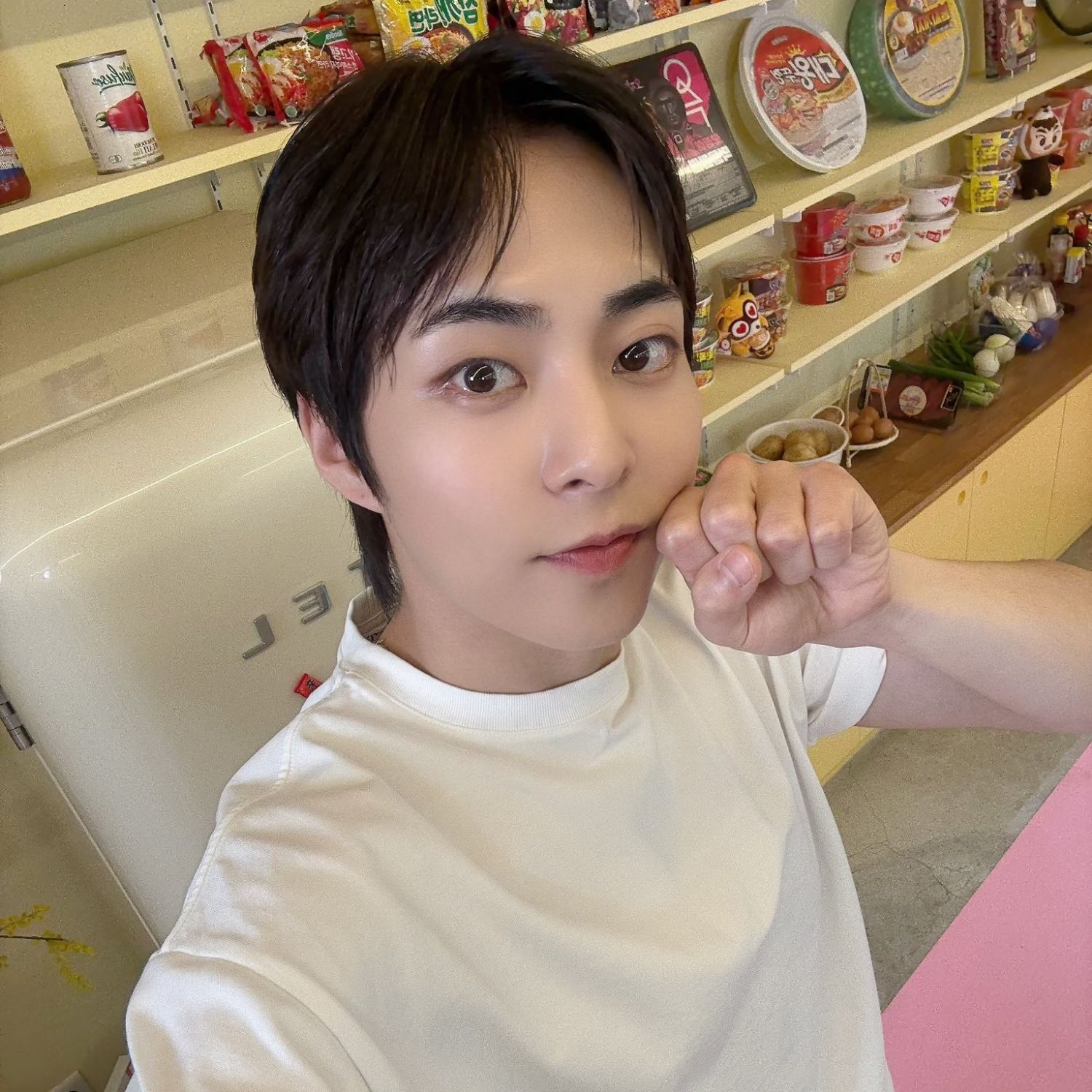 Behind-the-scenes cut of Xiumin (EXO)