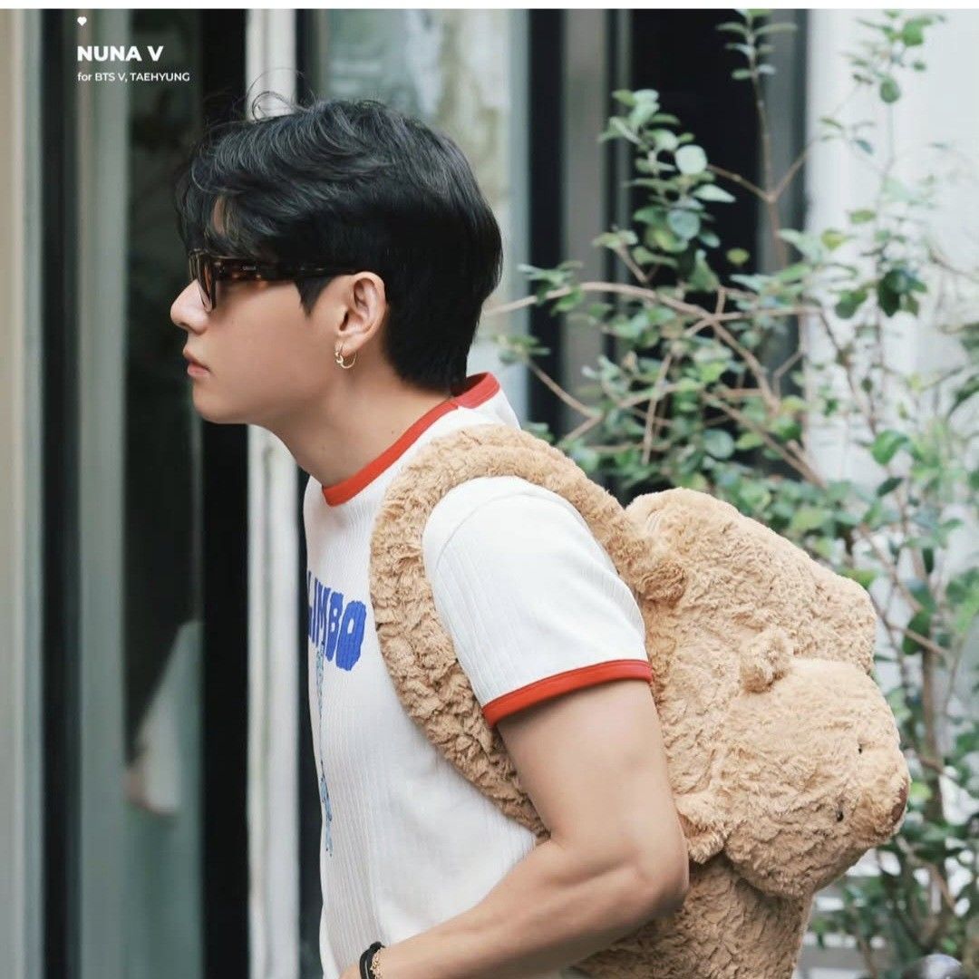 Latest photo of V (BTS)