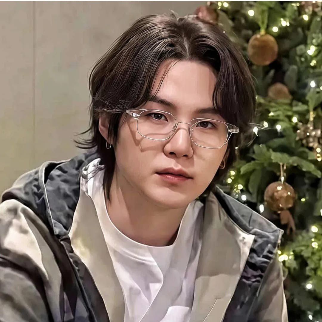 Potret di balik layar SUGA (BTS)