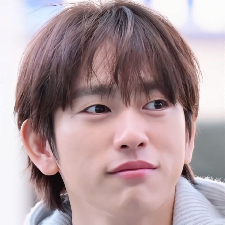 A moment captured by Jinyoung (GOT7)'s fan