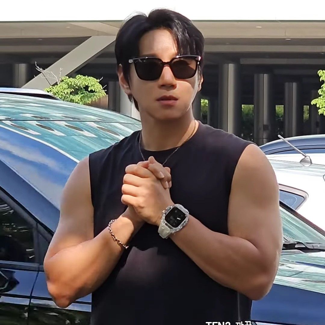 Recent activity shot of Hwang Chiyeol