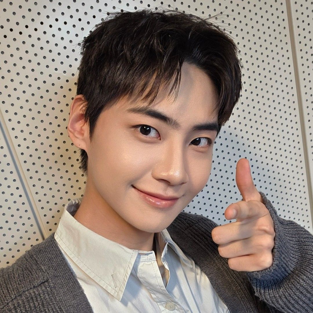 Recent activity shot of Lee Jinhyuk