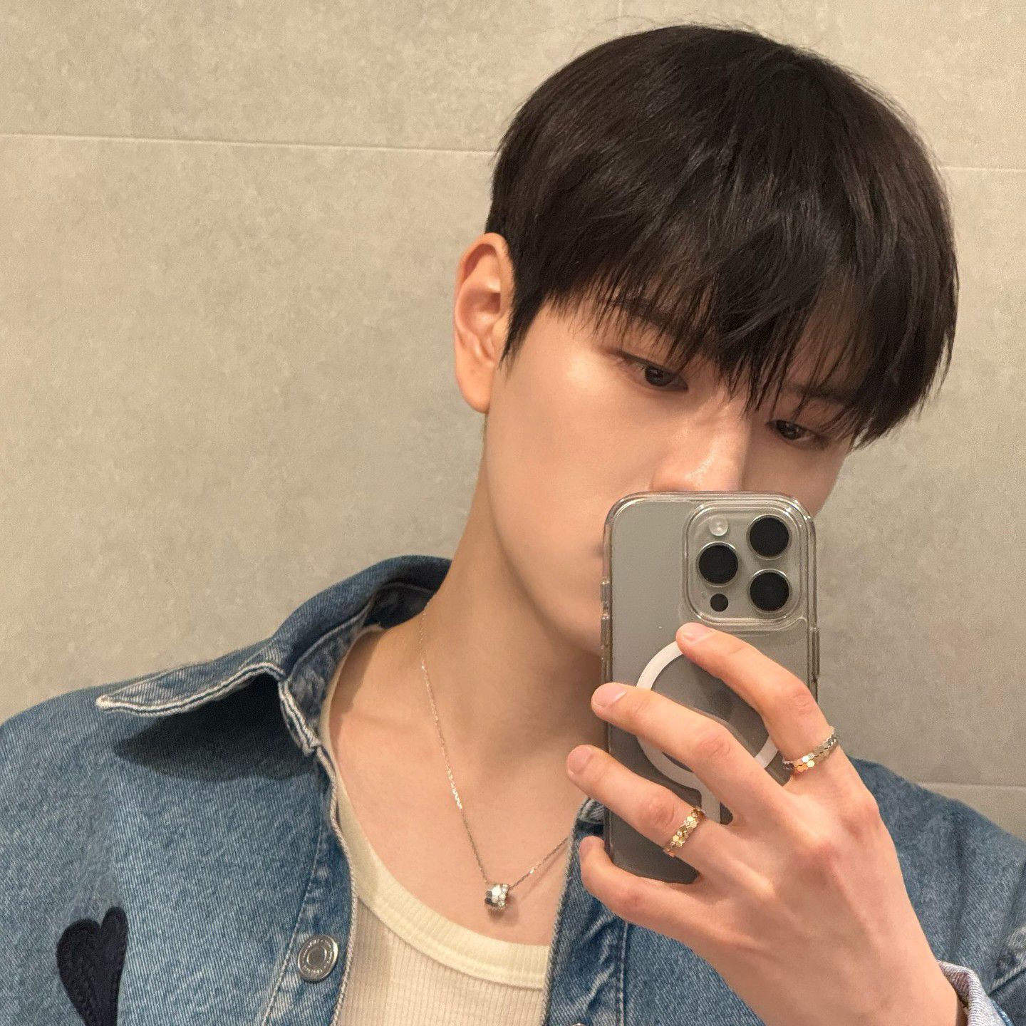 Behind-the-scenes cut of Stray Kids