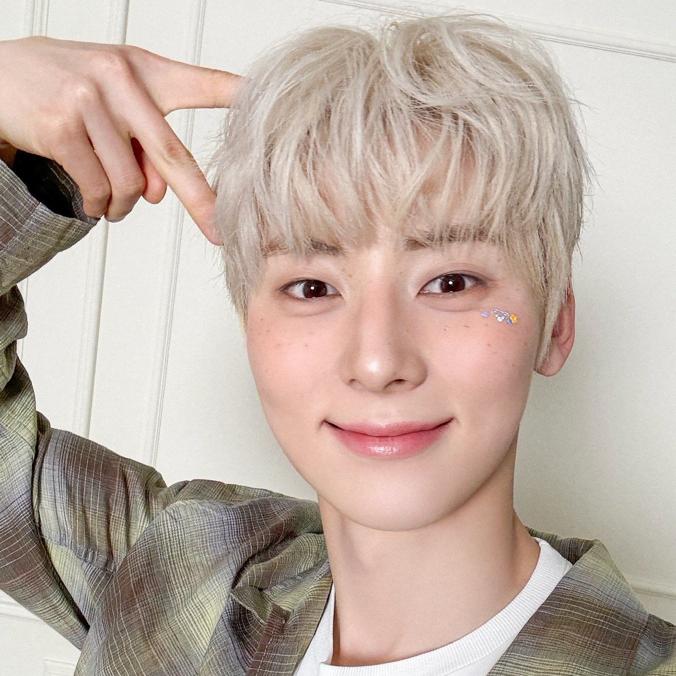 황민현 최근 활동샷