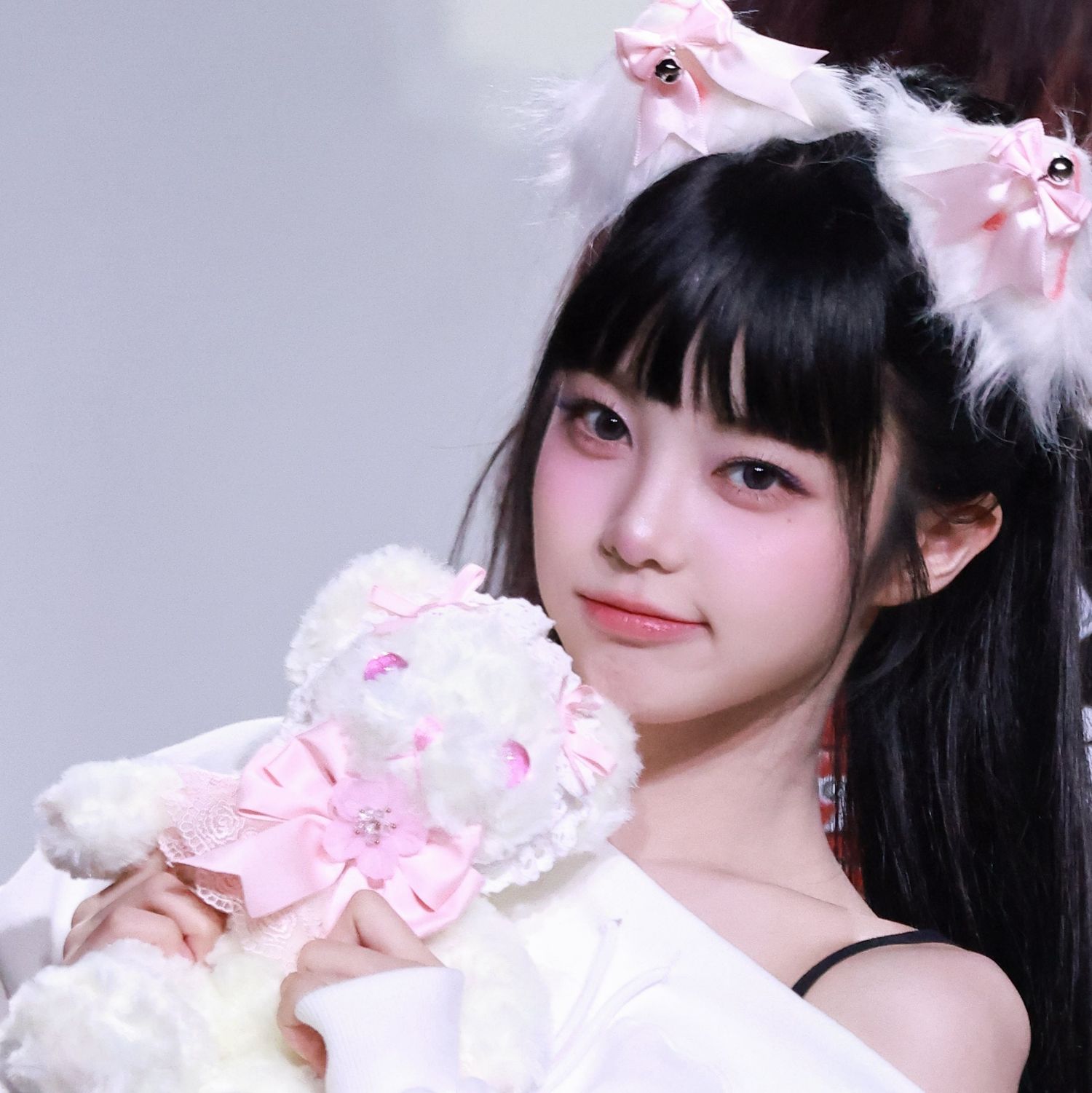 Behind-the-scenes cut of Ian (Hearts2Hearts)