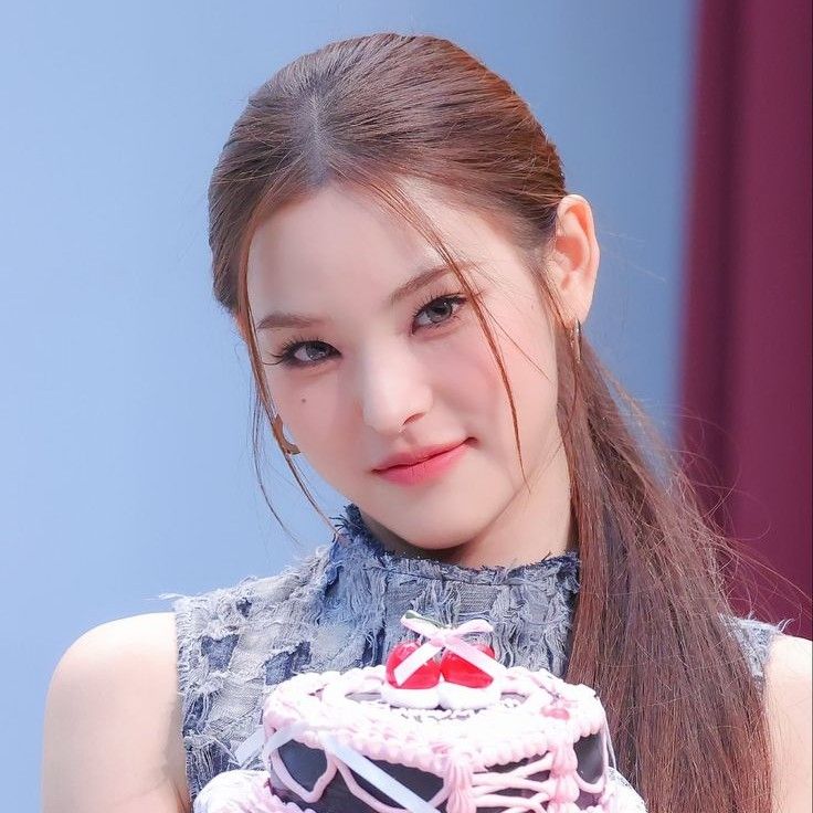 A moment captured by Mai (izna)'s fan