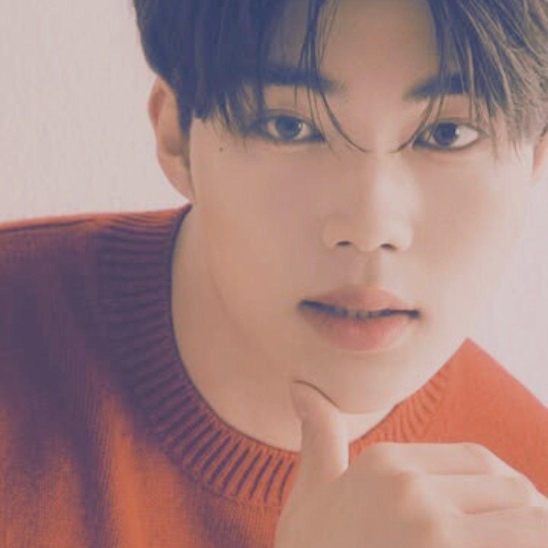 パク・ゴヌク (ZEROBASEONE)の舞台裏ショット