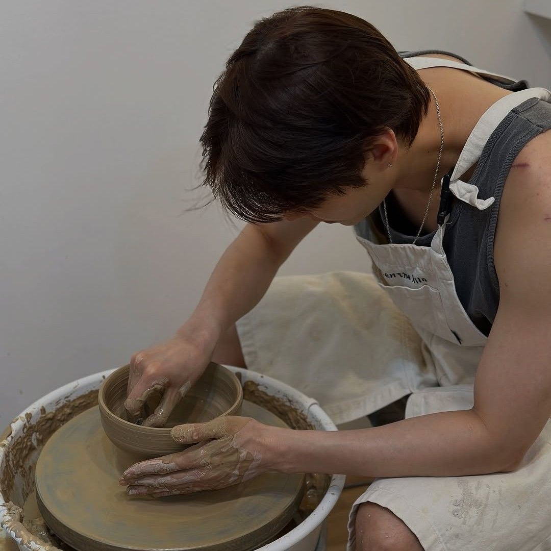 Recent activity shot of LEO (VIXX)