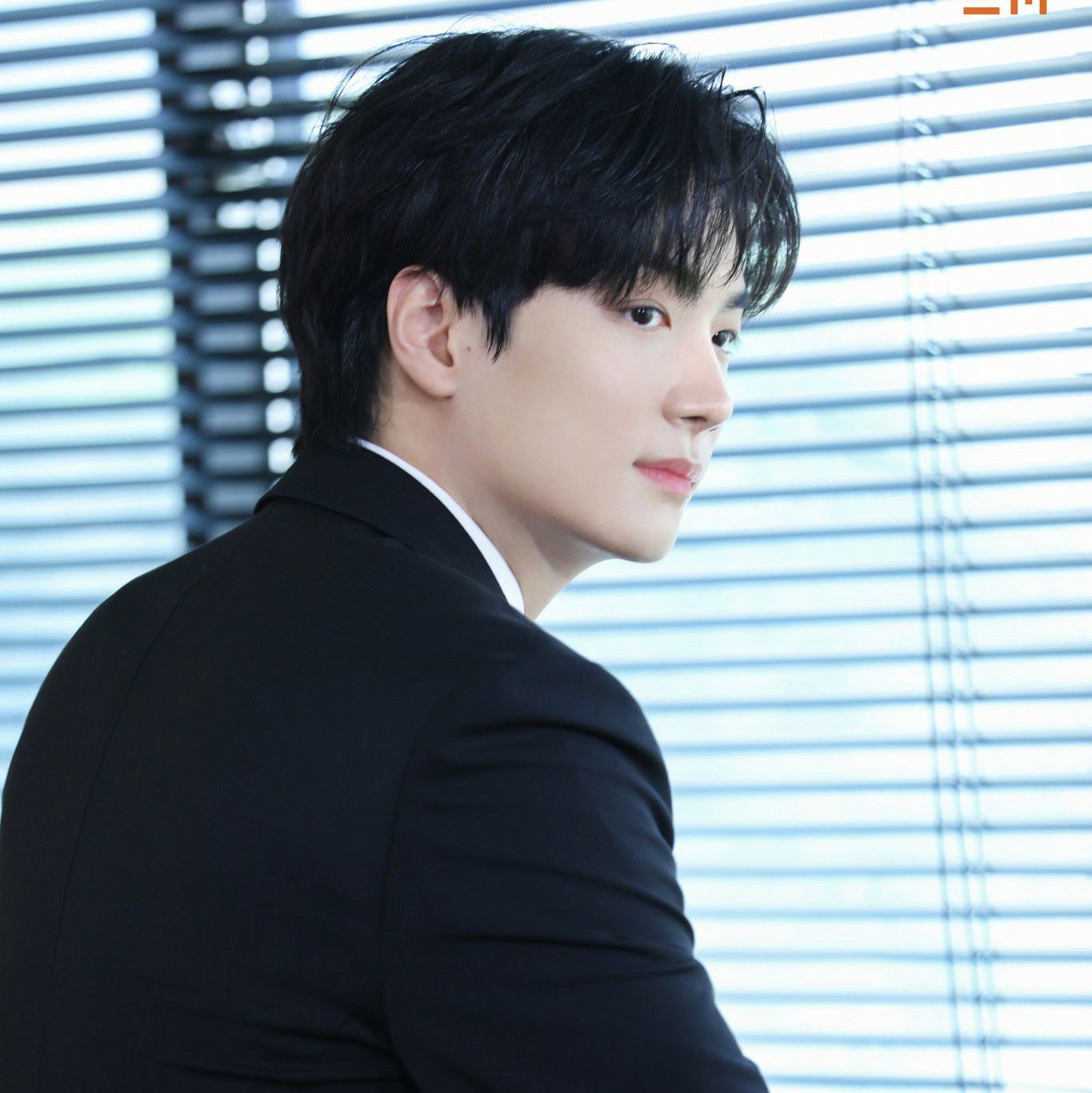 Behind-the-scenes cut of Kim Jonghyeon