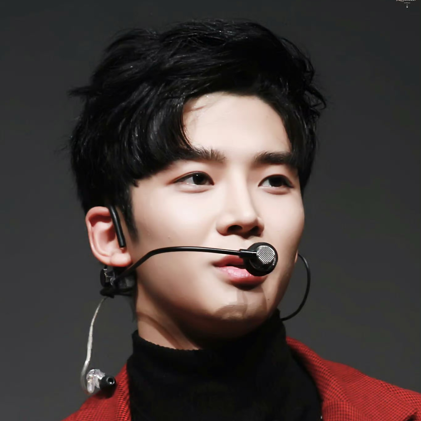 Latest photo of Rowoon