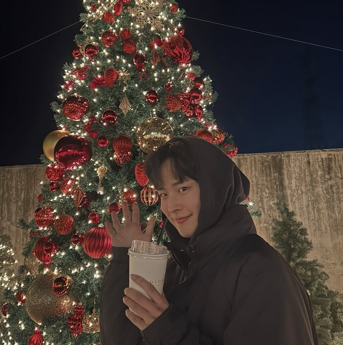 A moment captured by Choi Byungchan's fan