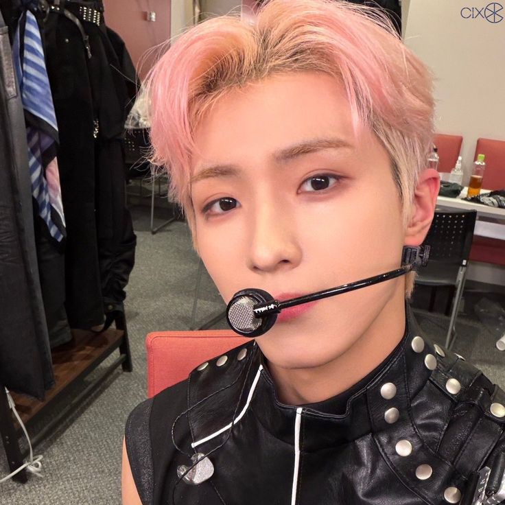 Behind-the-scenes cut of Yonghee (CIX)