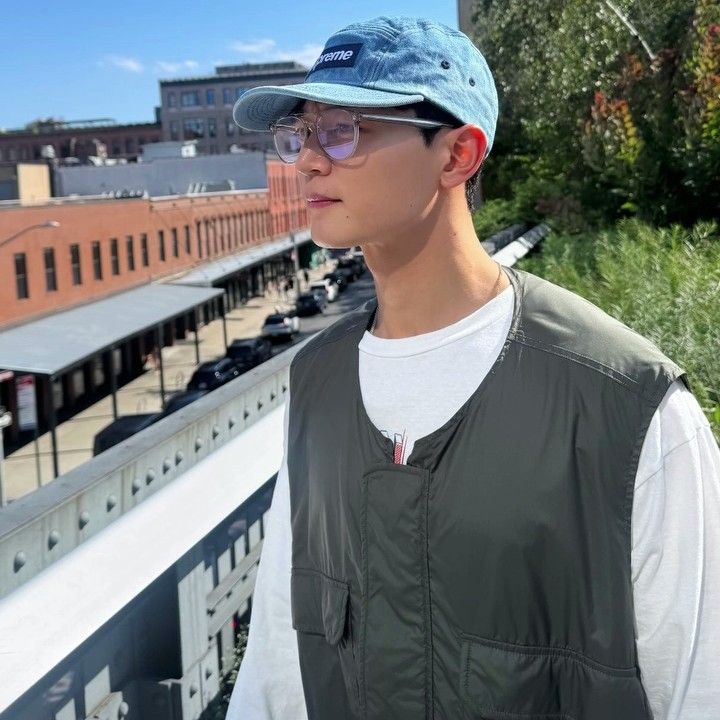 Behind-the-scenes cut of Minho (SHINee)