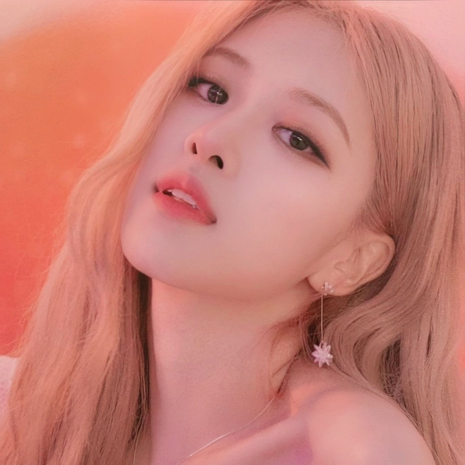 Latest photo of ROSÉ (BLACKPINK)