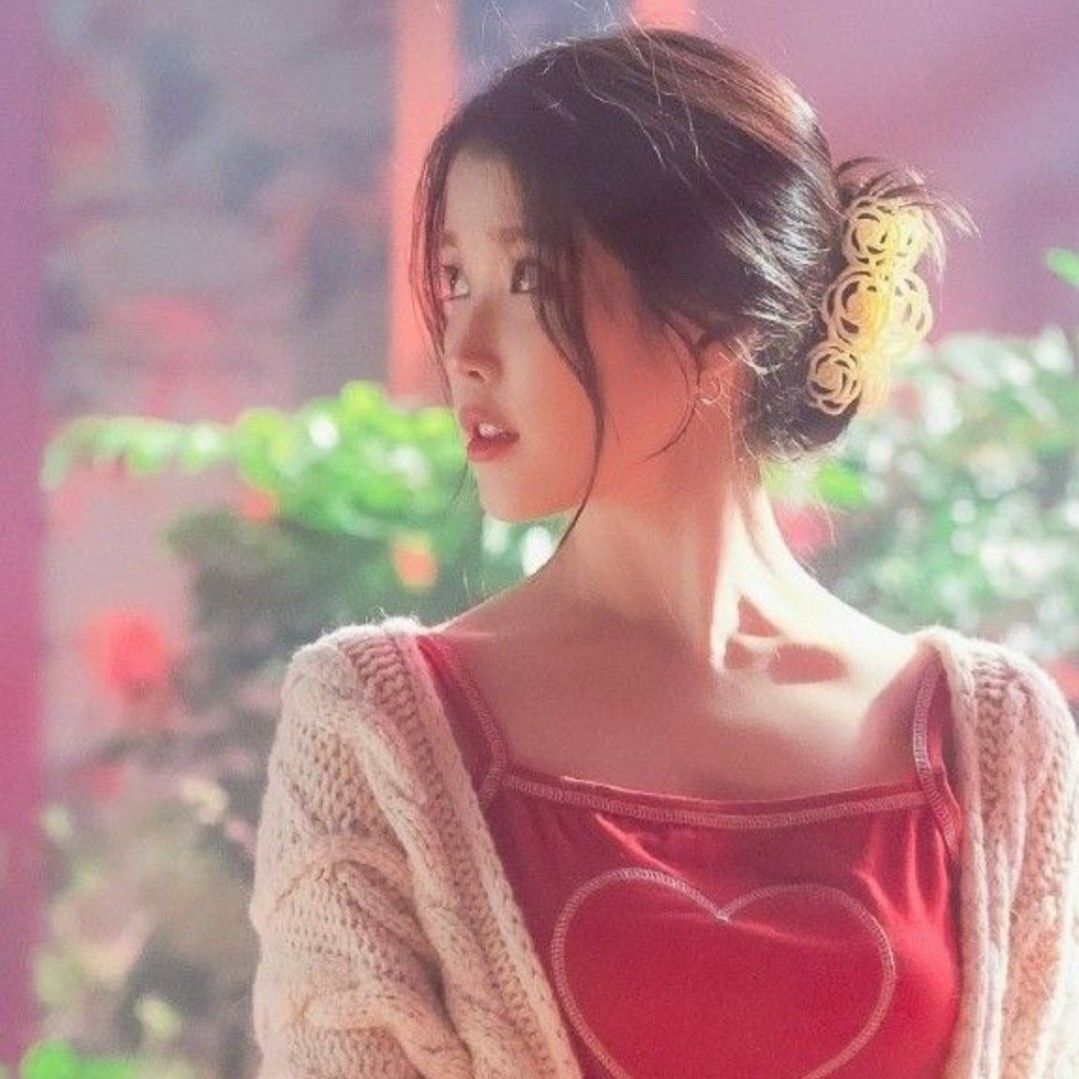 Latest photo of IU