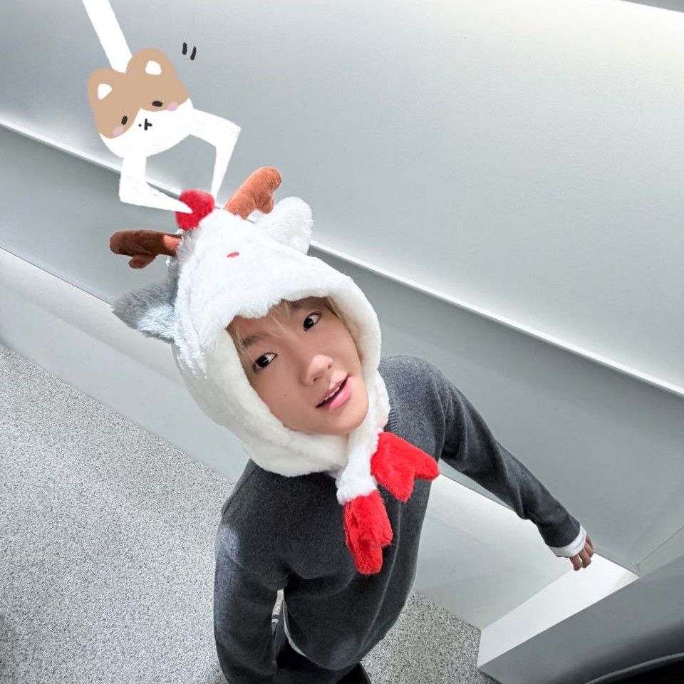 Behind-the-scenes cut of EXO