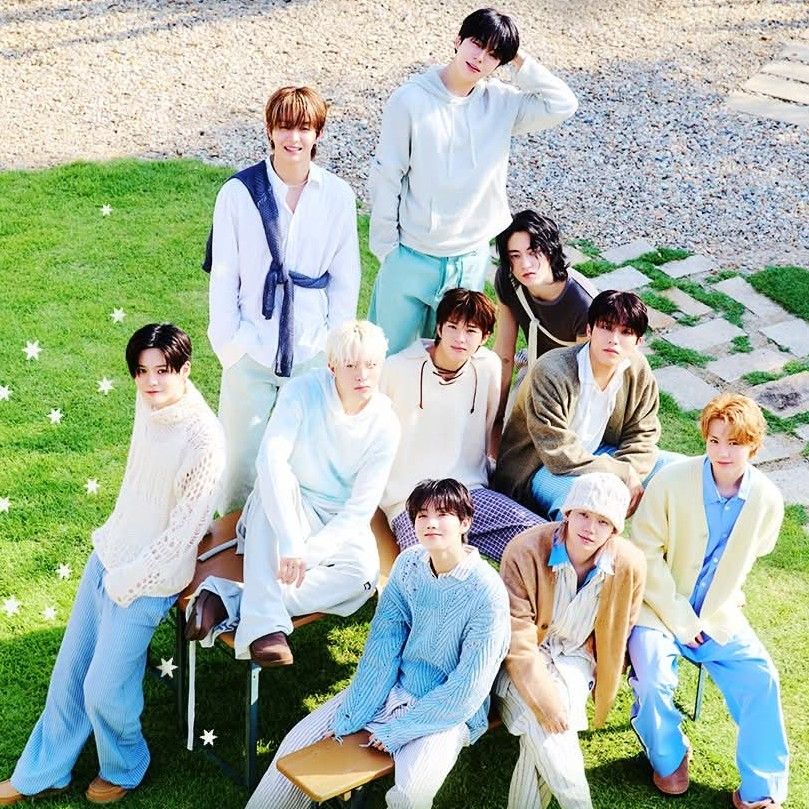 Foto aktivitas terbaru TREASURE