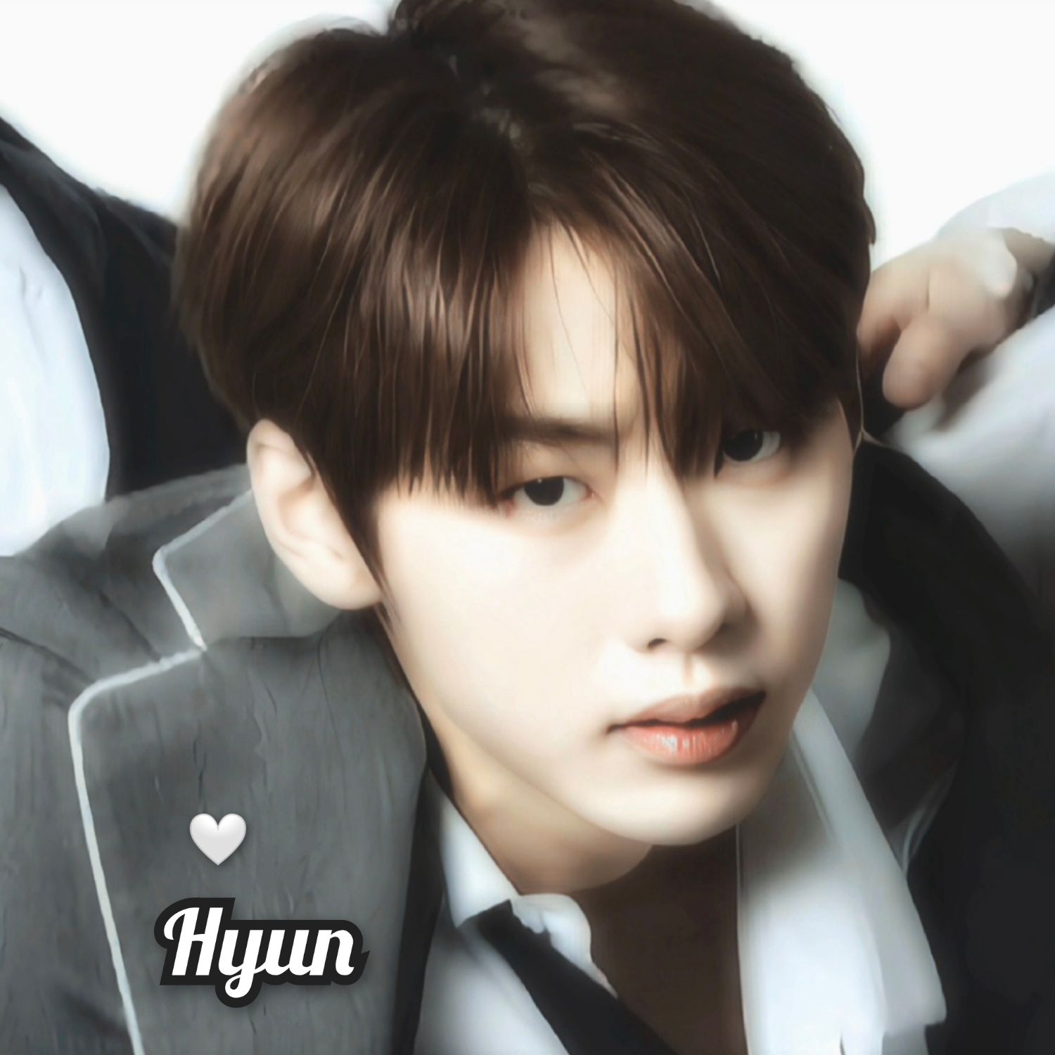 Behind-the-scenes cut of Hyun