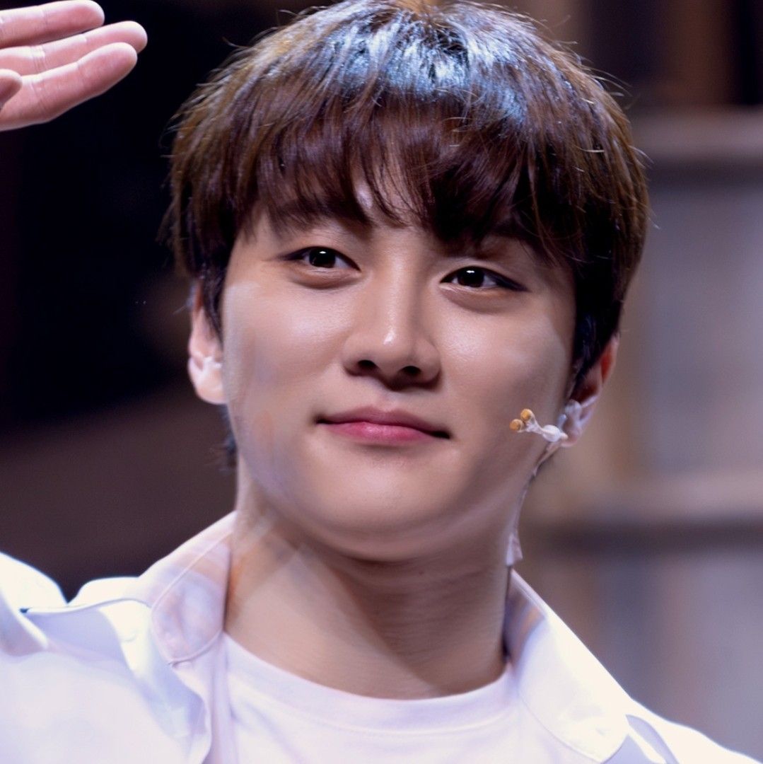 Latest photo of Hong Joochan (GoldenChild)