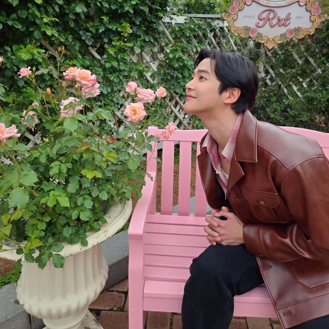 Behind-the-scenes cut of Rowoon