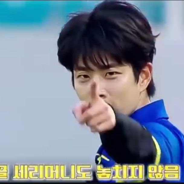 A moment captured by MJ (ASTRO)'s fan