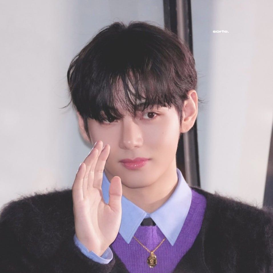 뷔 (방탄소년단) 최근 활동샷