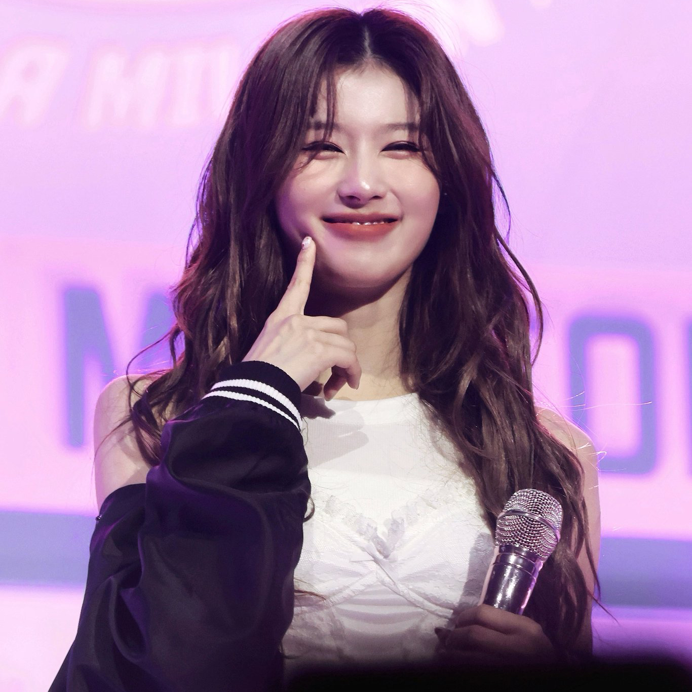 A moment captured by Sana (TWICE)'s fan