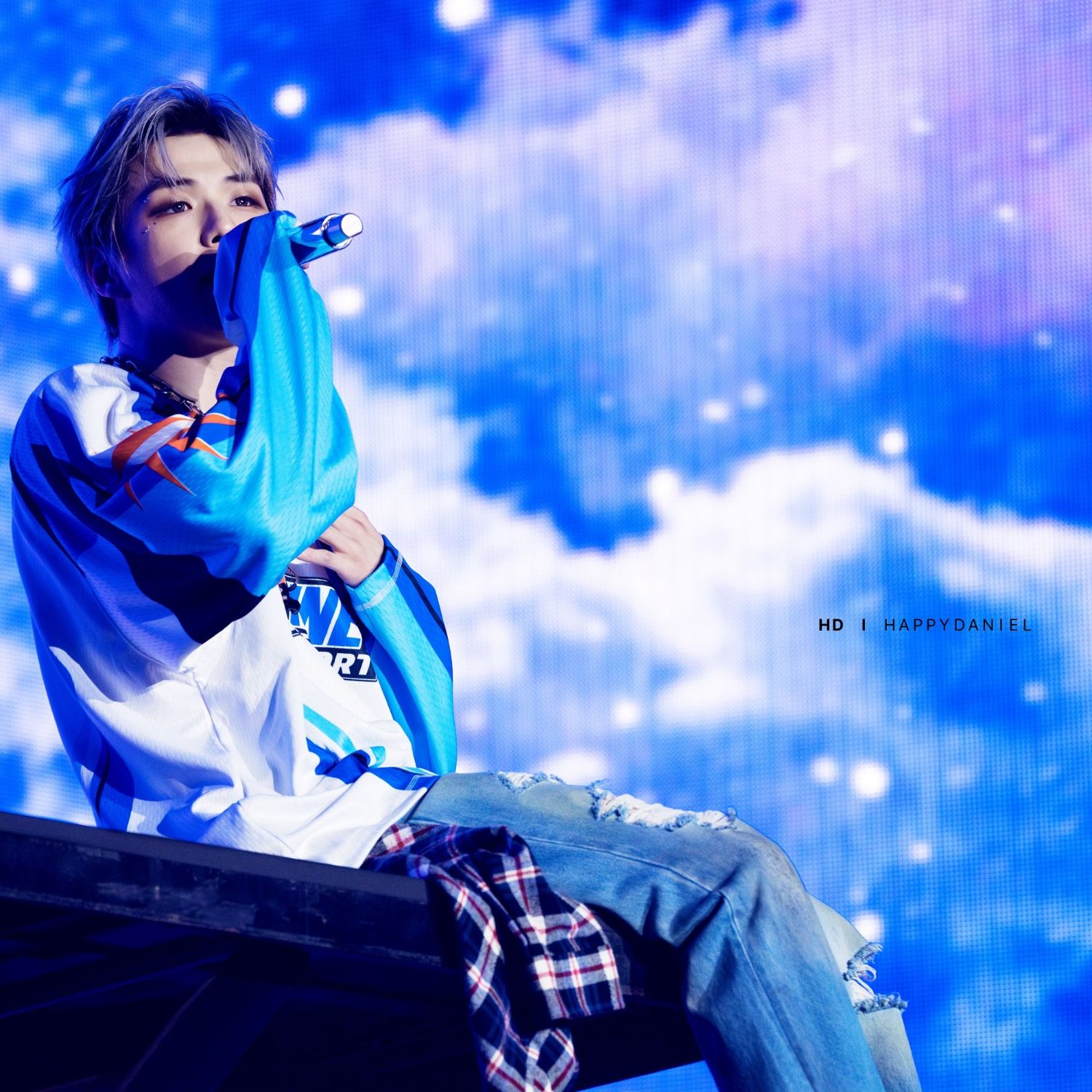 Recent activity shot of Kang Daniel