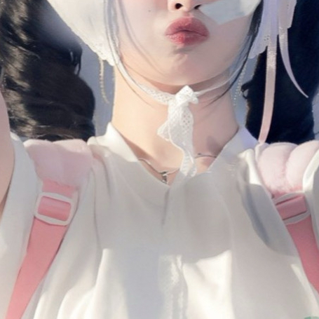 Behind-the-scenes cut of Rei (IVE)