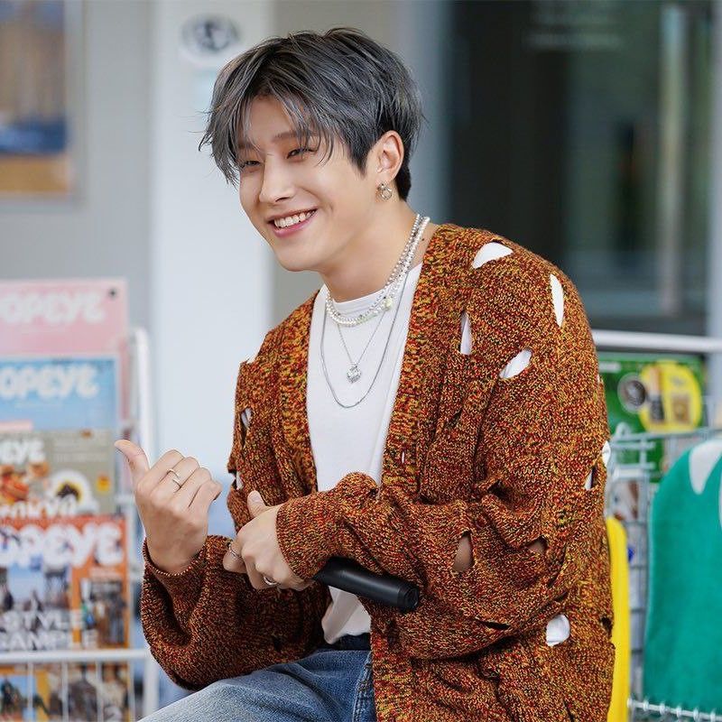 A moment captured by Jinjin (ASTRO)'s fan