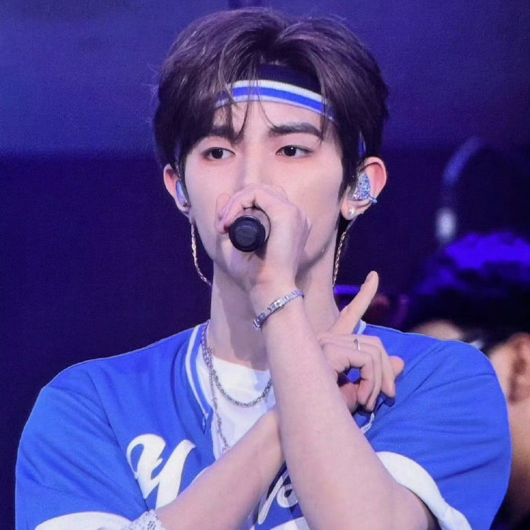 Behind-the-scenes cut of Zhang Hao (ZEROBASEONE)