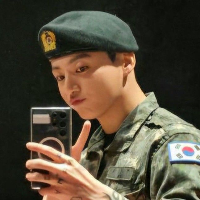 A moment captured by Jungkook (BTS)'s fan
