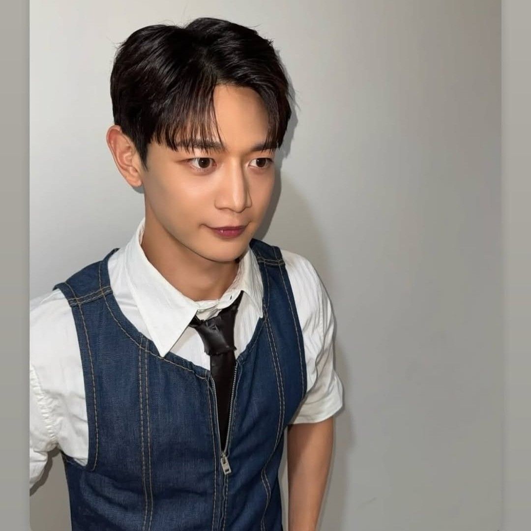 Behind-the-scenes cut of Minho (SHINee)