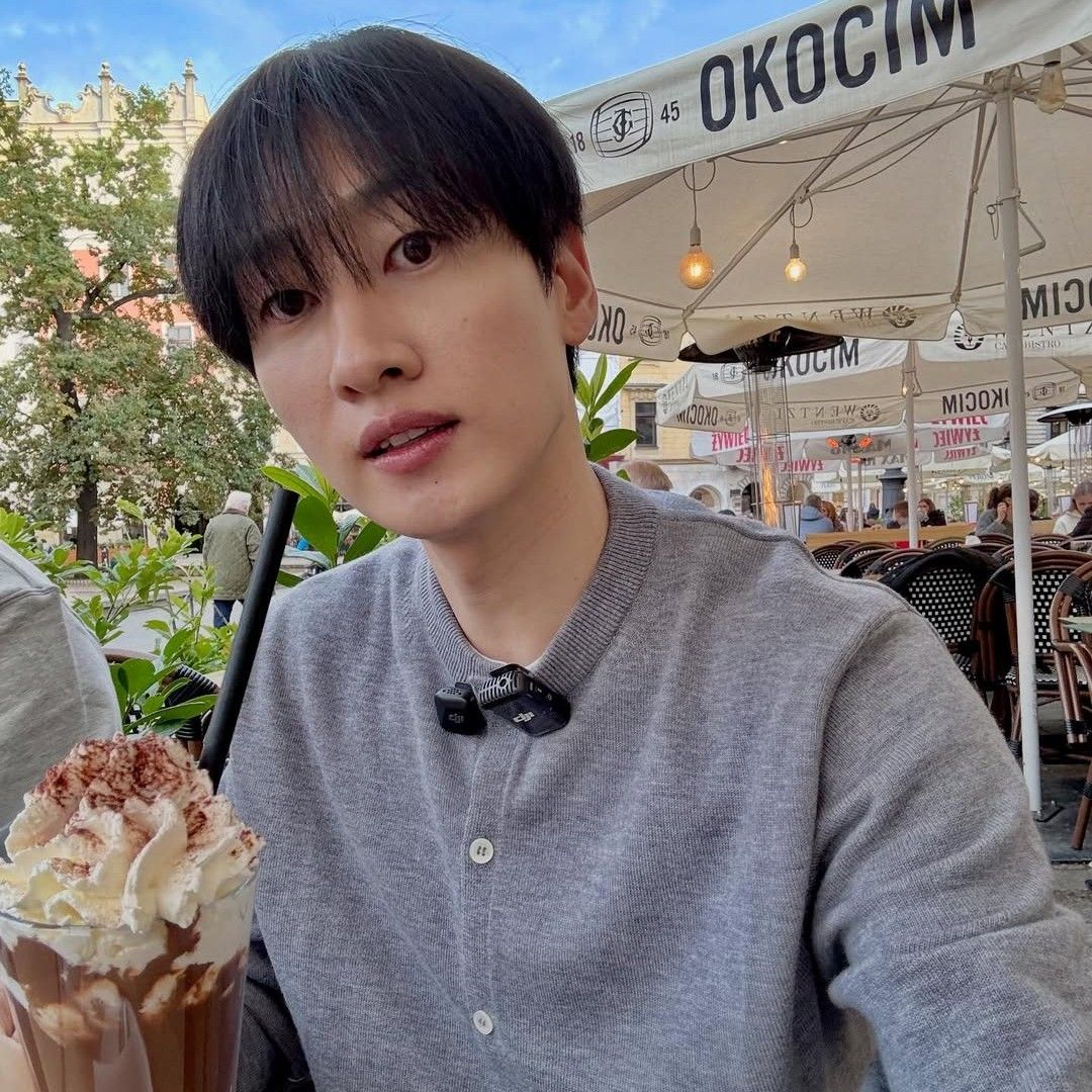 A moment captured by Eunhyuk (Super Junior)'s fan