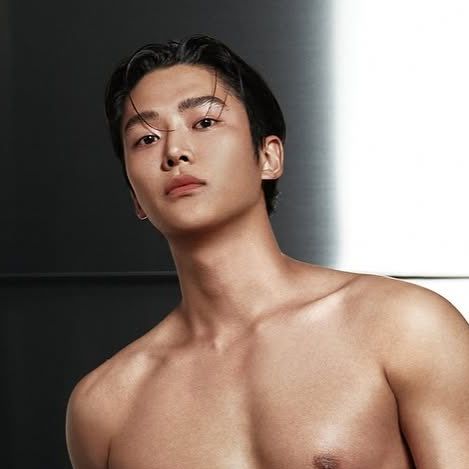 Recent activity shot of Rowoon