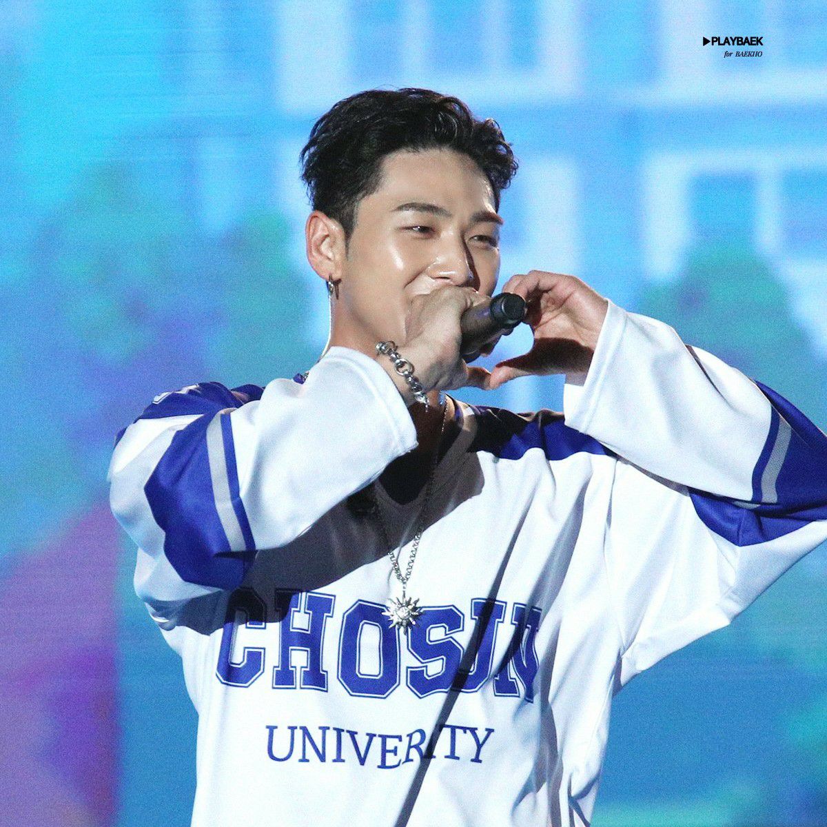 A moment captured by Baekho's fan