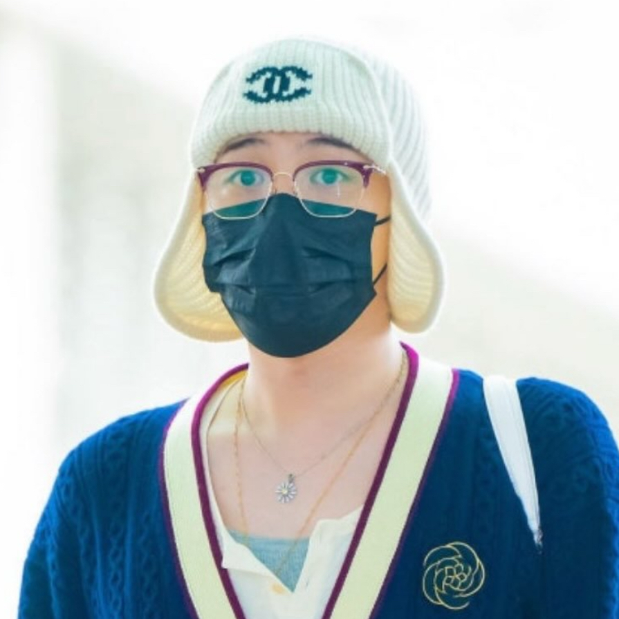 Recent activity shot of G-DRAGON (BIGBANG)
