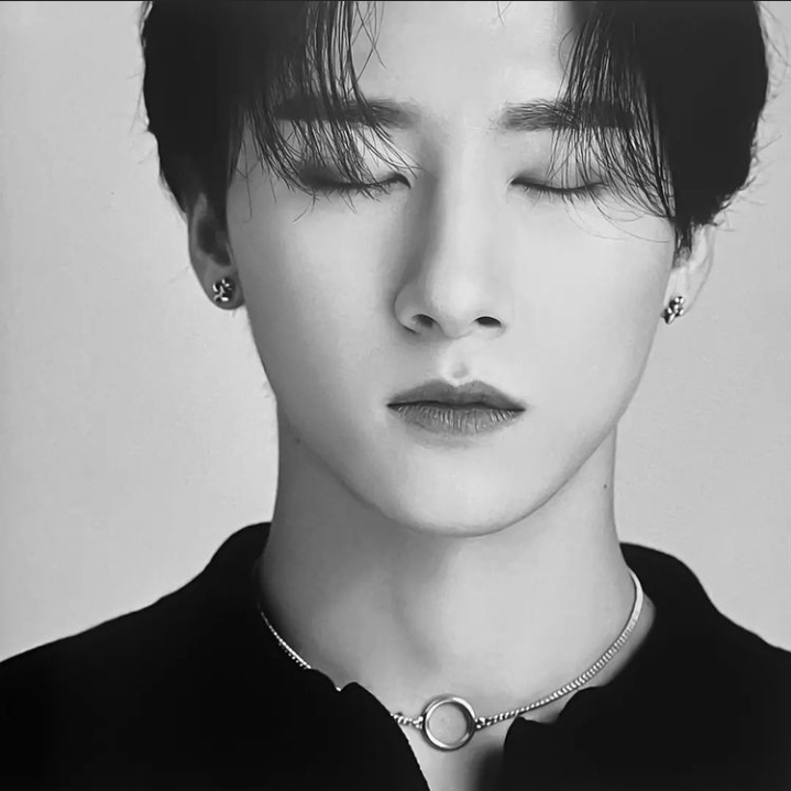 A moment captured by MONSTA X's fan