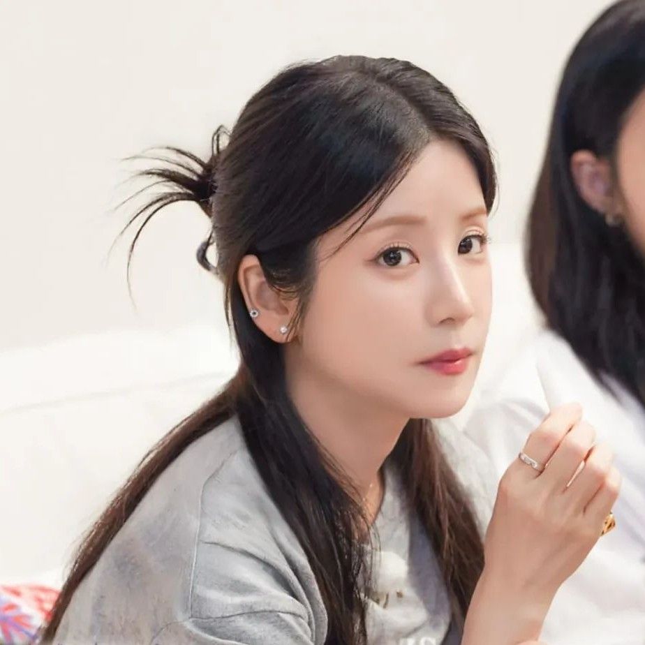 朴初珑 (Apink)的最新活动照片