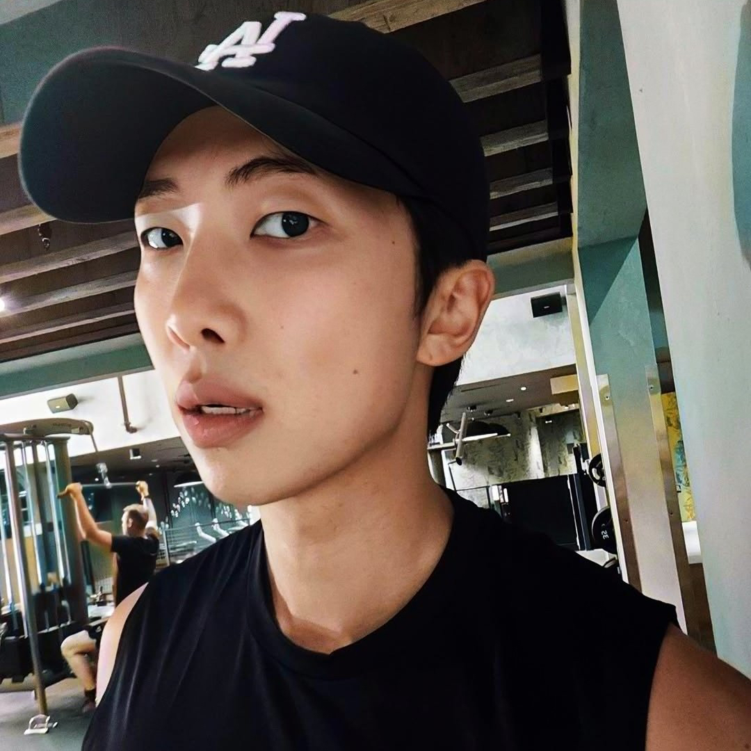 Momen yang diabadikan oleh penggemar RM (BTS)