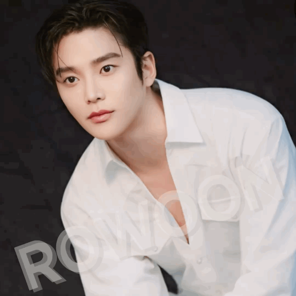 로운의 최신 사진