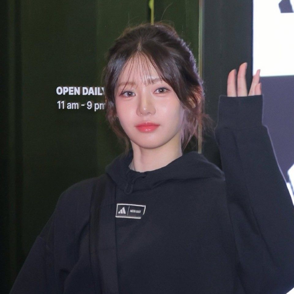 Latest photo of Rora (BABYMONSTER)