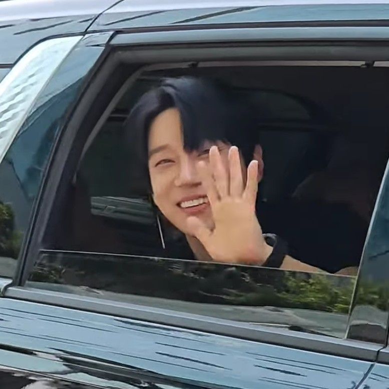 Behind-the-scenes cut of Hwang Chiyeol