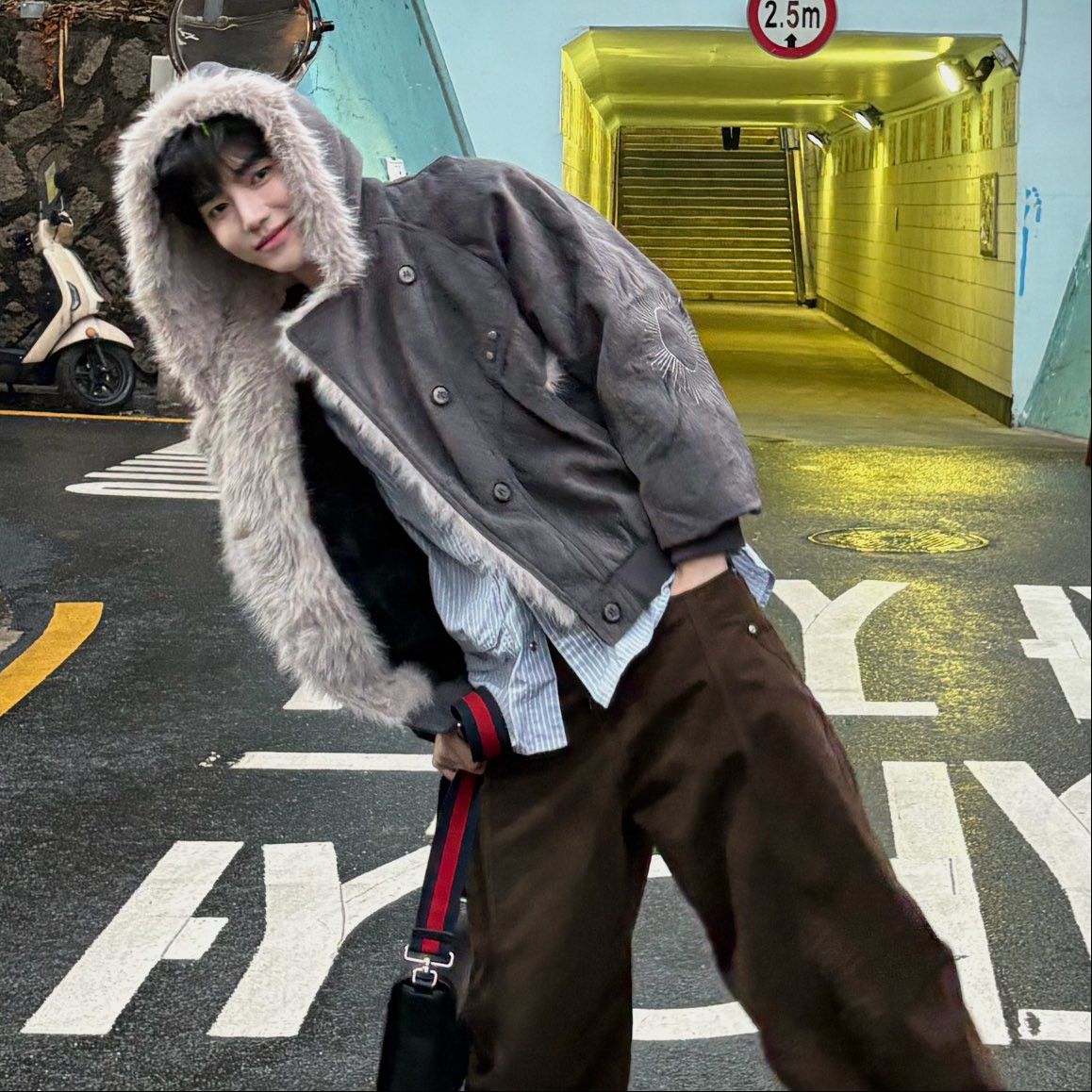 Foto aktivitas terbaru Zhang Hao (ZEROBASEONE)