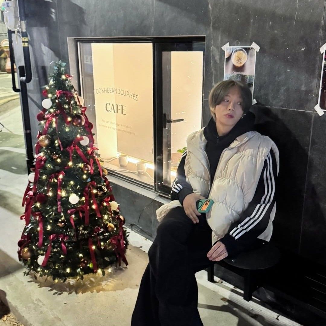 Behind-the-scenes cut of Lim Youngmin